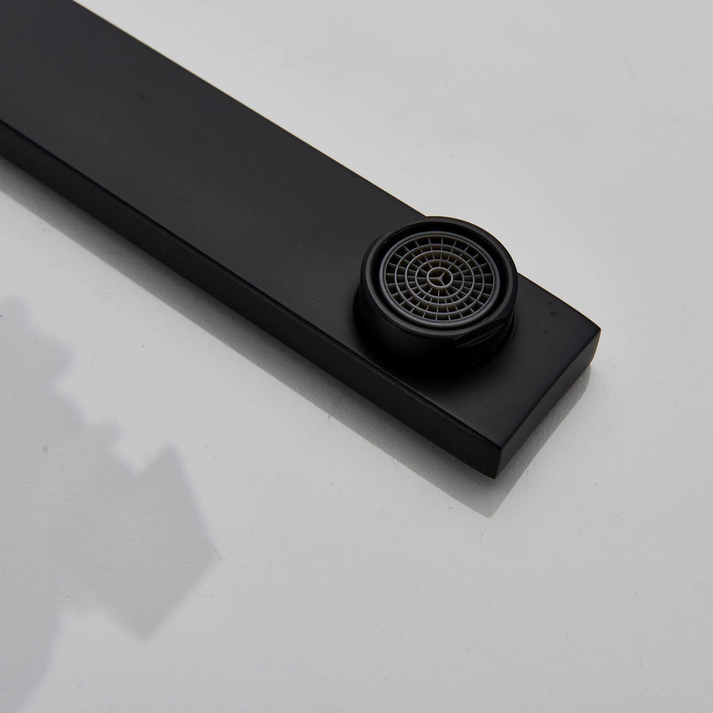 Baterie Bucătărie Minimalistă – Negru Mat, Cadru Pătrat, Monocomandă VST59