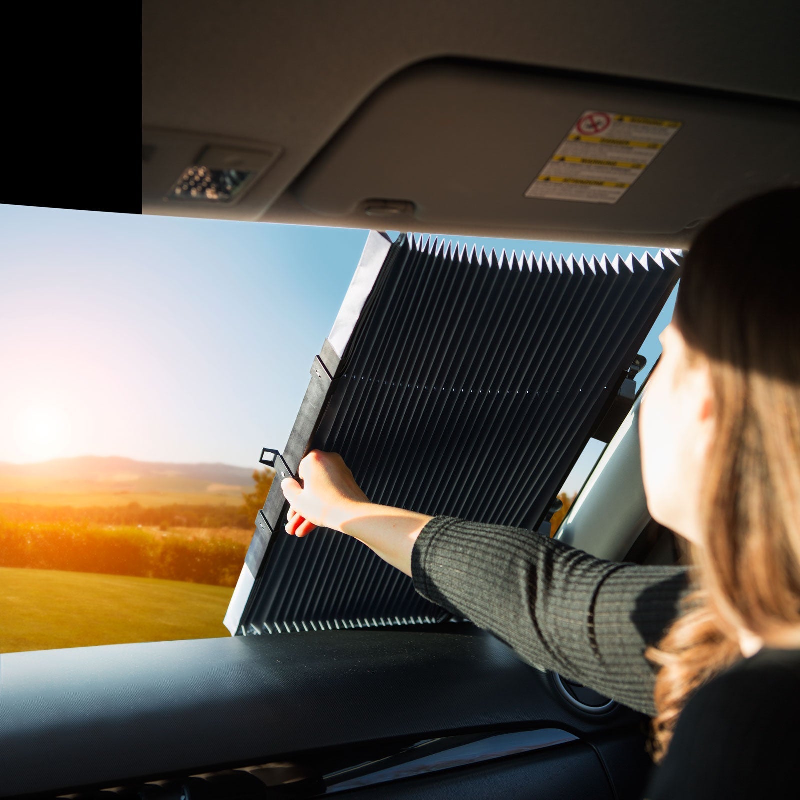 Parasolar Auto Retractabil cu Protecție UV – Fixare Simplă prin Ventuze, Pentru Parbriz și Lunetă